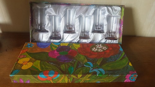 Coffret verres à - de,