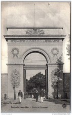 17 ROCHEFORT SUR MER - porte de l'arsenal -- vue d'ensemble