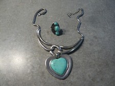 PARURE COLLIER COEUR + BAGUE REGLABLE - METAL ET TURQUOISE - longueur 44 cm