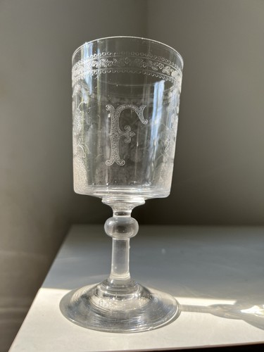 Ancien verre pied cristal - à,