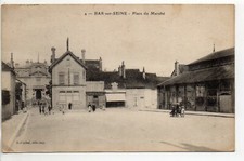 BAR SUR SEINE - Aube - CPA 10 - la place du Marché