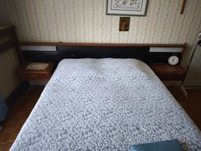 Chambre :Lit 140+Armoire . Bon état