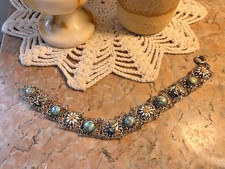 Bracelet florale ancien cabochons verre de Pékin argenté filigrane tchèque émail