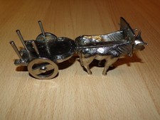 Charrue tiré par 2 vaches