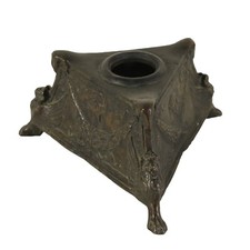 Socle à trois pieds Renaissance Première moitié du XVIe siècle