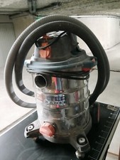 aspirateur eau et poussières