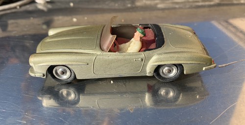 Rare solido mercedes 190 - rare,
