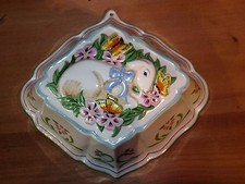 MOULE DECORATIF EN PORCELAINE