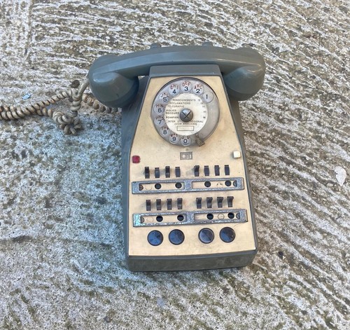 Ancien téléphone standard - téléphone,