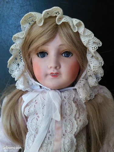 Très belle poupée ancienne