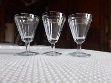 3 anciens verres de bistrot pour servir les vins cuits.
