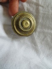 1 ancien bouton en bronze pour