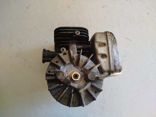 Moteur pour - ,