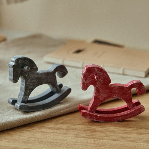 Figurine compacte cheval - , à