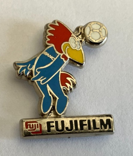 Pin s football - -, pin's