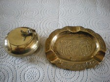 deux cendriers en laiton obget de vitrine ou de bureau