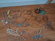 Lot De Bijoux Anciens Et