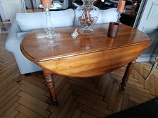 table ancienne en noyer massif