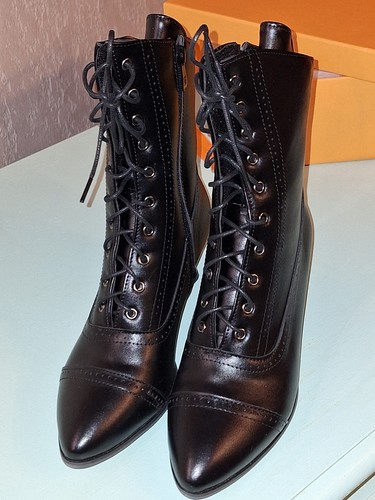 Très belles bottines lacets - belles,