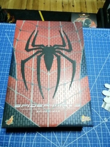 Hot toy spiderman - hot,