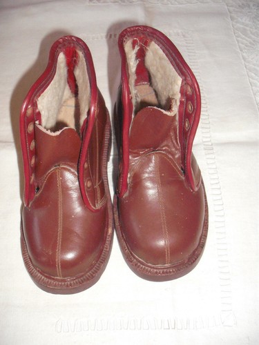 Anciennes chaussures enfant - , en