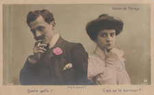 CP AUTOUR DU MARIAGE : PENDANT - MOUSTACHU CIGARETTE FEMME SONGEUSE - 65057