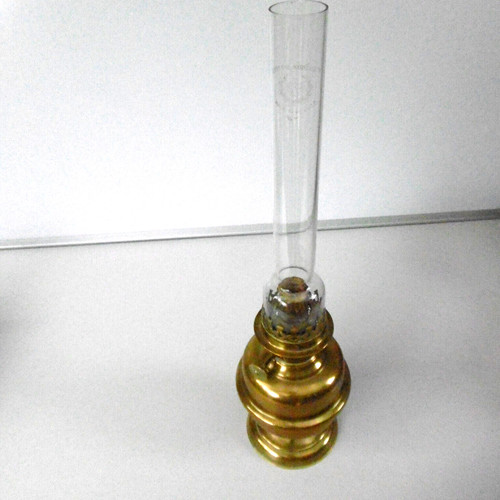 Ancienne lampe petrole - lampe, en
