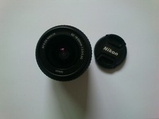 Objectif Nikkor Nikon F 18-55mm f/3.5-5.6 en très bon état
