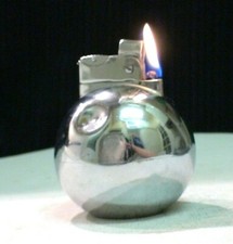 BRIQUET * ORB The ball by wifeu * semi automatique pas THORENS ou HW * Briquet