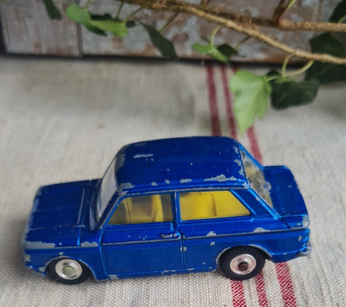Ancienne voiture dinky - ancienne,