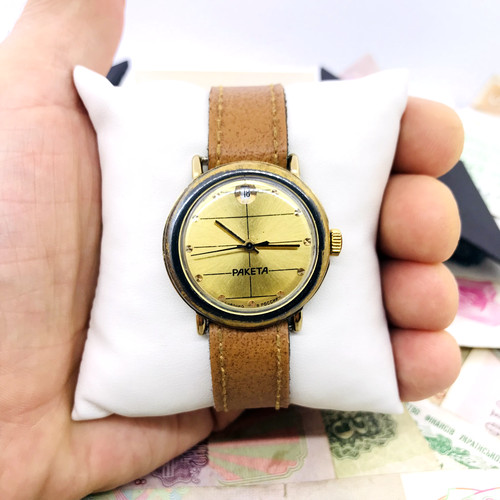 Montre fusée rare - 🔥,