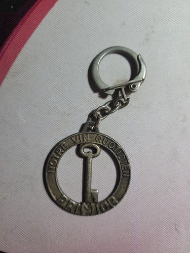 Porte clés key ring - porte-clés, vin