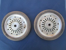 2 roues voiture à pédales ancienne jouet enfantmétal  et pneus D. 16,5 cm