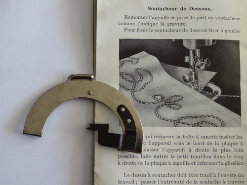 Plaque soutacheur dessous - plaque,