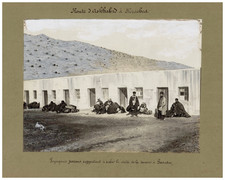 Persia, Voyageurs persans s'apprêtant à subir la visite de la douane à Gaou