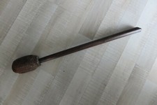 ancien  pilon/ fouloir  en bois très long 76 cm