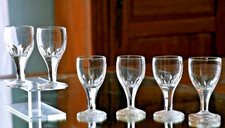 LE CREUSOT ; BACCARAT… ? | Réunion de 7 Verres à vin, en cristal — époque Empire