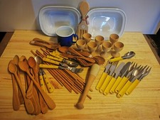 Lot de couverts, fourchettes, couteaux, cuillères acier inoxydable - bois