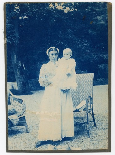 Photo cyanotype une nourrice - cyanotype,,