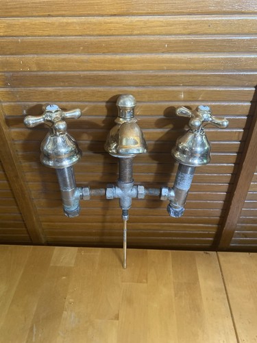 Robinet lavabo ancien - robinet,