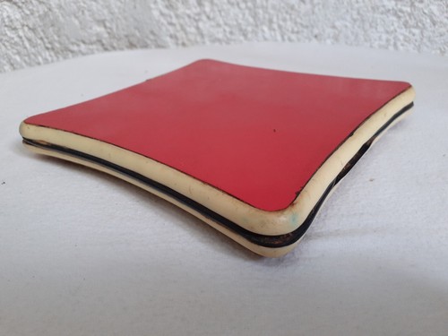 Dessous plat rouge forme - dessous, de