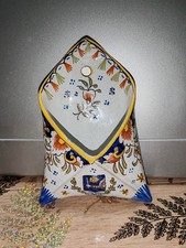 Ancienne Bouquetière En