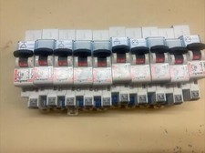 Lot de 10 disjoncteurs