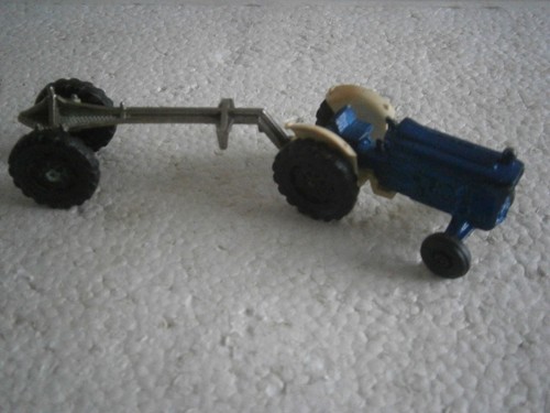 Jouet ancien tracteur - ancien,