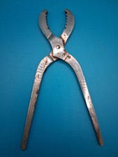 Ancienne pince à bouchon de
