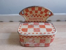 Ancienne boîte d'allumettes en tôle
