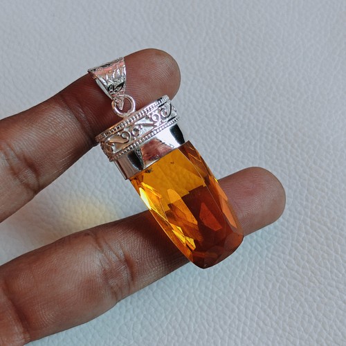 Pendentif pierre précieuse