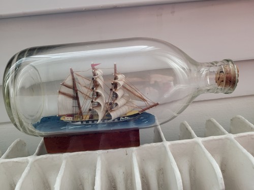 Voilier dans mini - , bouteille