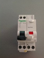 Disjoncteur Schneider DT40 1DDN 10 30mA