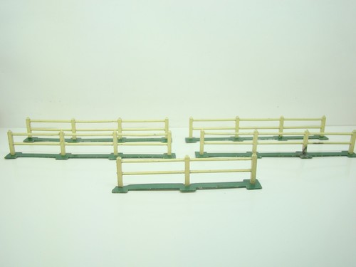 Britains lot de - bf,